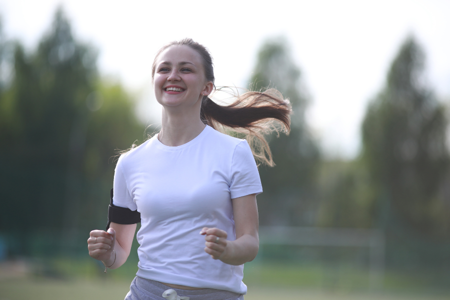 Bệnh viêm xoang có nên ngồi phòng điều hòa? Cách sử dụng máy lạnh đối với người bị viêm xoang