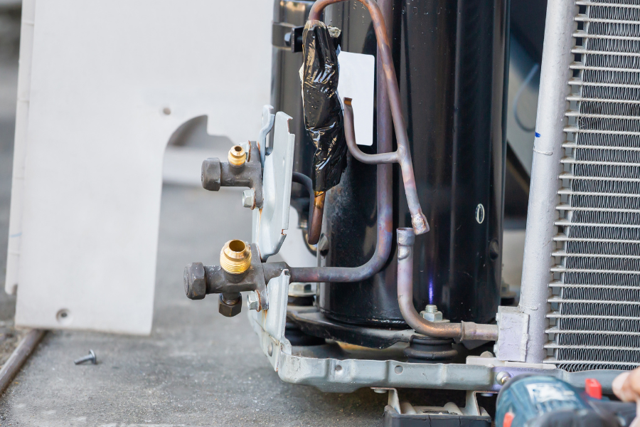 Nguyên nhân và cách khắc phục điều hòa kêu to